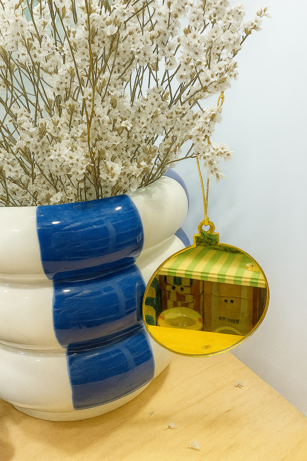 Adorno de navidad bola dorada efecto espejo