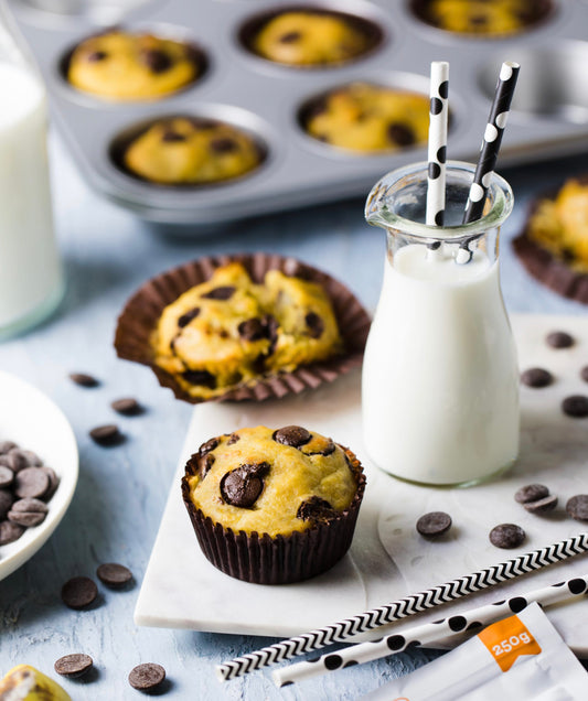 Pajitas de papel blancas y negras