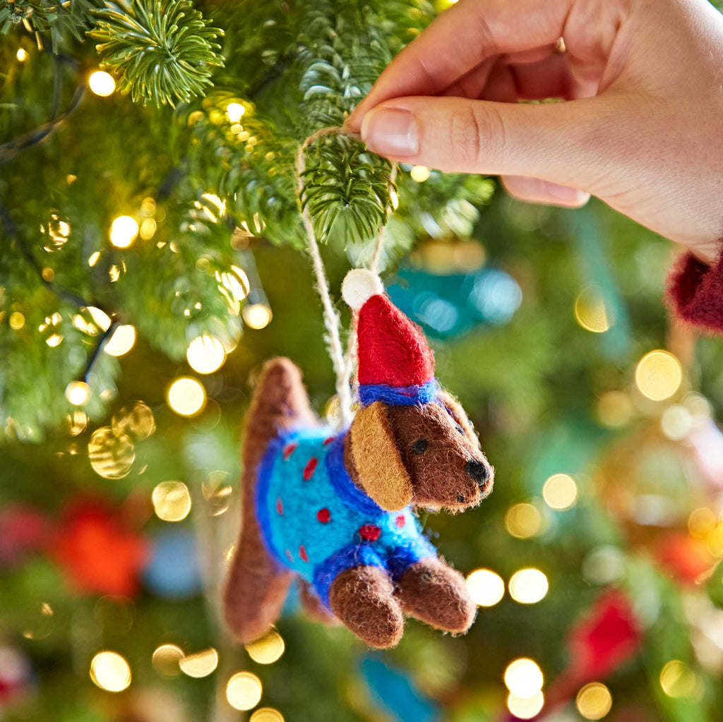 Perro de Fieltro con Jersey Azul Decoración de Navidad