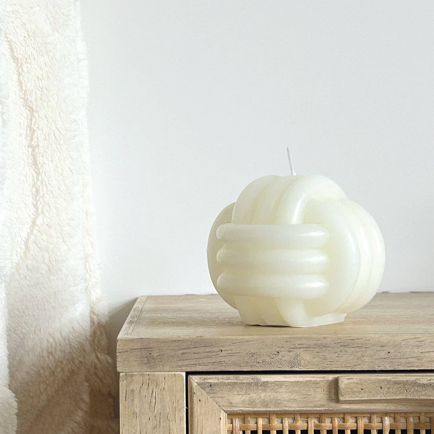 Vela con lazo blanco D8,5 H8,5cm