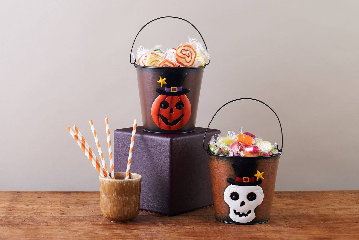 Cubo de Esqueleto Metálico de Truco o Trato