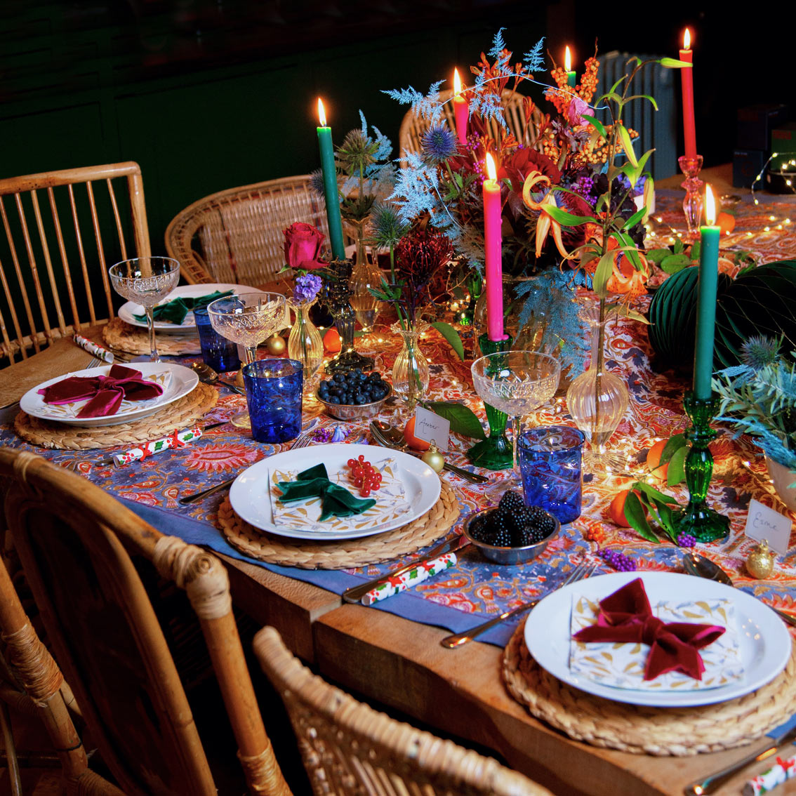 Velas internas de cena naranja y rosa, decoración de verano