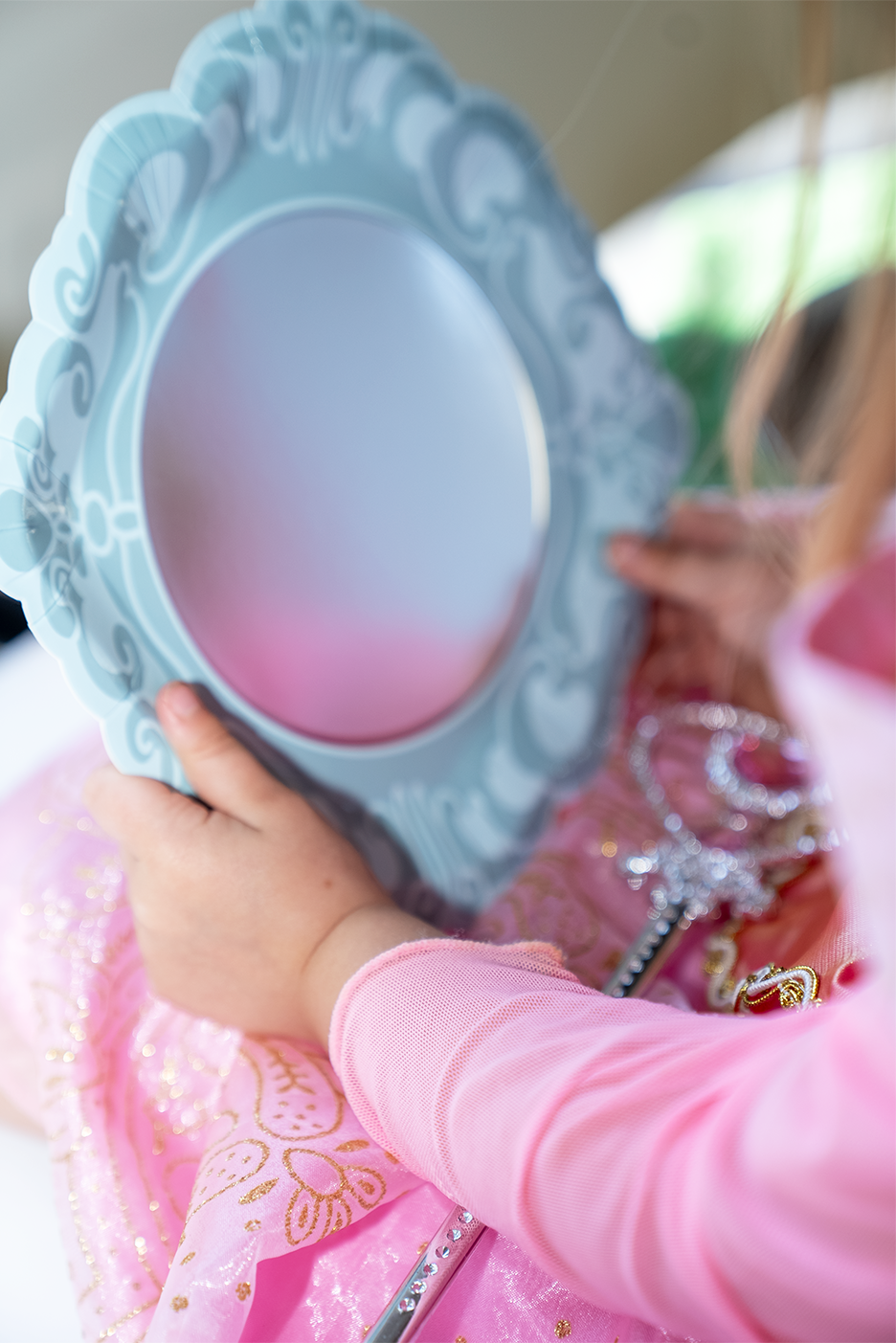 Platos de postre para fiesta de princesas Espejito, espejito  (x 12)