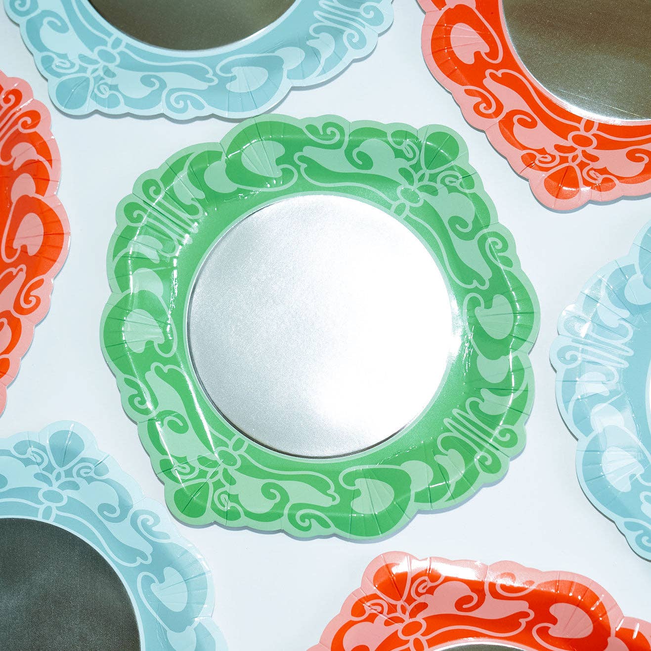 Platos de postre para fiesta de princesas Espejito, espejito  (x 12)