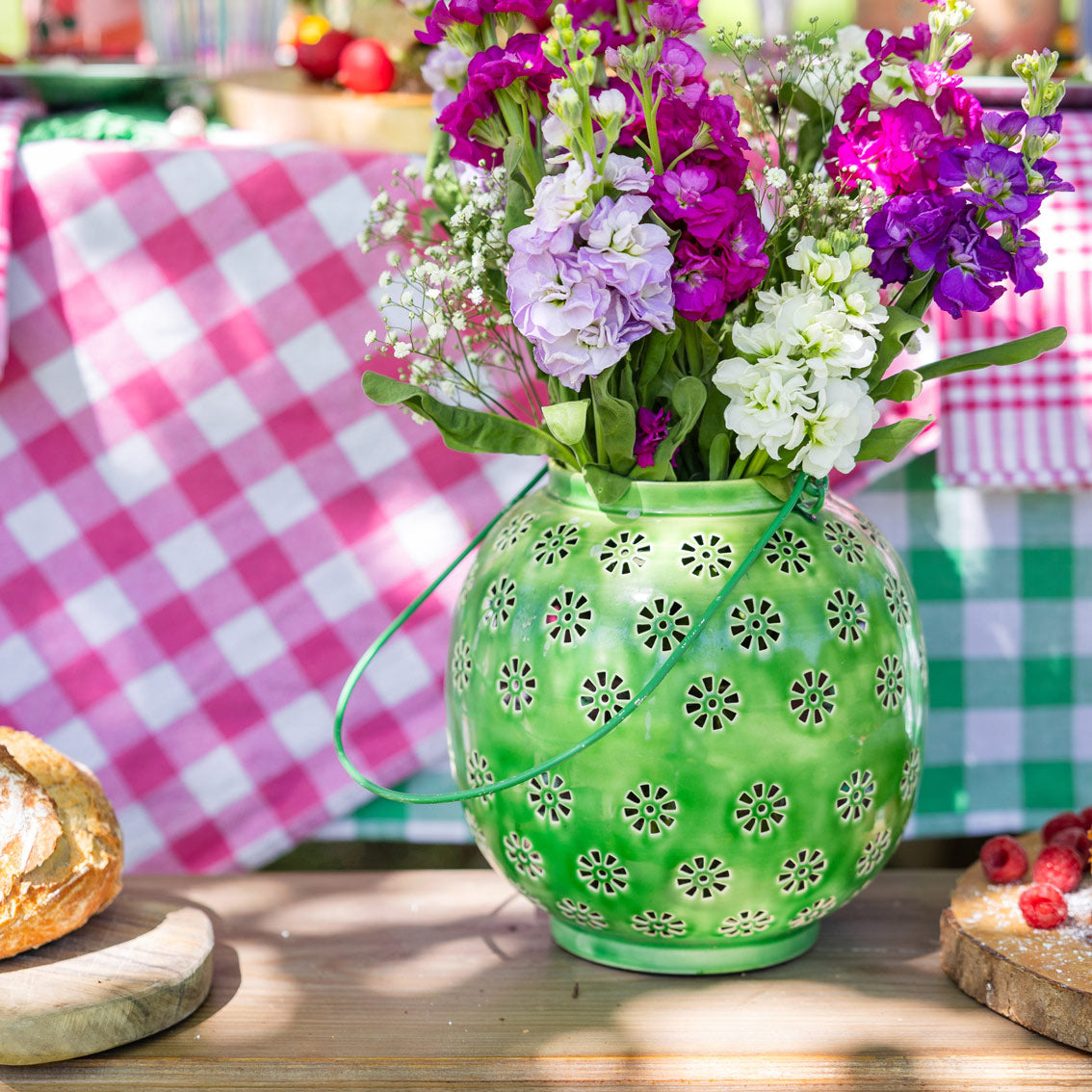 Farol metálico con flores geométricas en verde y rosa - Grande